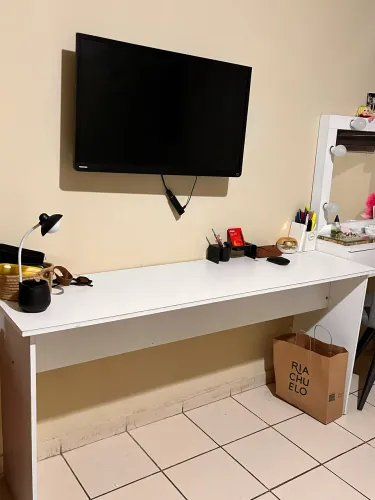 Mesa / escrivaninha
