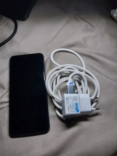 Vendo dois celular um Samsung e o outro Motorola