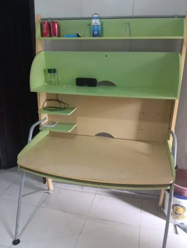 Mesa-Escrivaninha de Madeira