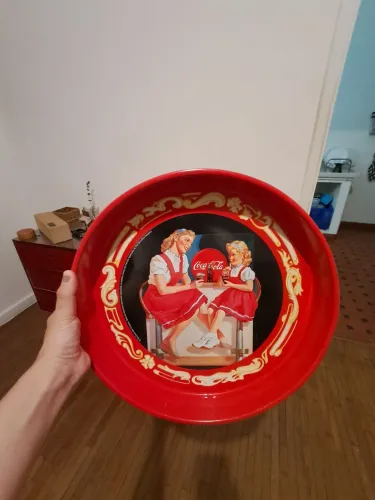 Bandeja em metal vintage coca cola ORIGINAL feita na Italia anos 70/80 retrô grande 33cm
