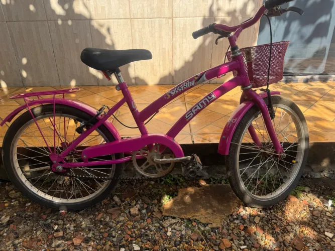 Bicicleta Infantil Aro 20 Spiny Rosa com Cestinha - Linda e Conservada