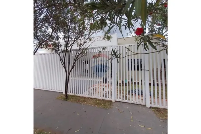 "Aluga: Casa no Jardim Residencial Sunflower"