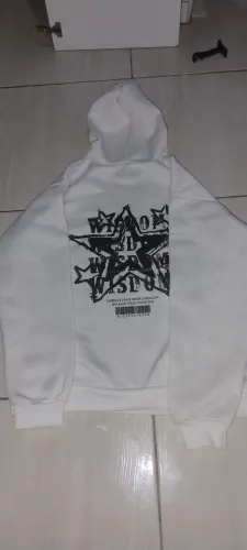 Moletom com capuz e caimento solto, material grosso estampa de estrela nas costas P-M