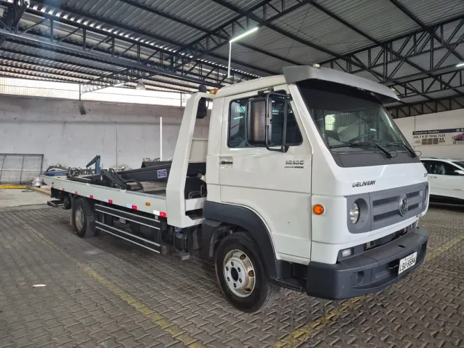 VW DELIVERY 10.160 com plataforma Help para 3 veiculos