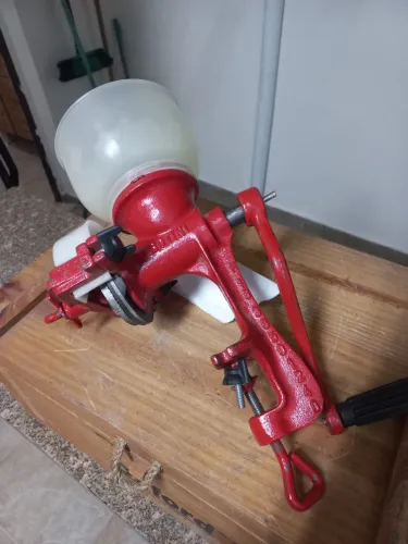 Moedor ou triturador de grãos Botini