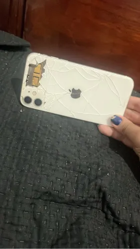 iPhone 11 para retirada de peça
