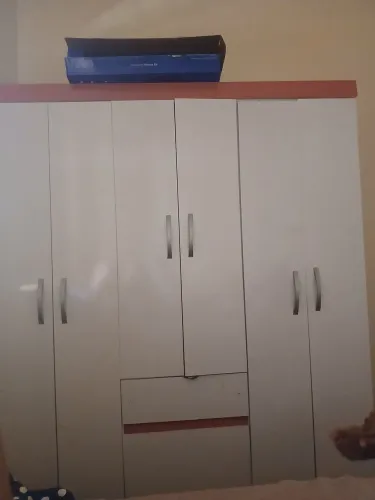 Guarda roupa e pentiadeira