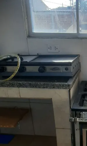Chapa a gás para lanches. Seminova.