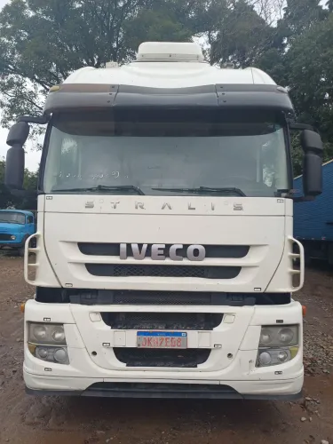 Iveco stralis 360 6x2 automático teto alto carreta baú randon 3 eixos 