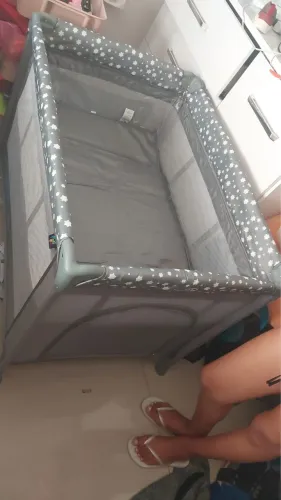 Berço portátil cercado desmontável lume Max baby cinza 
