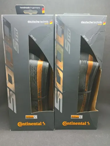 Par de Pneus Continental  GP5000 Str 32-622 (700x32C) Novos