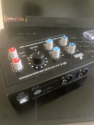 Interface de áudio Arcano OT2