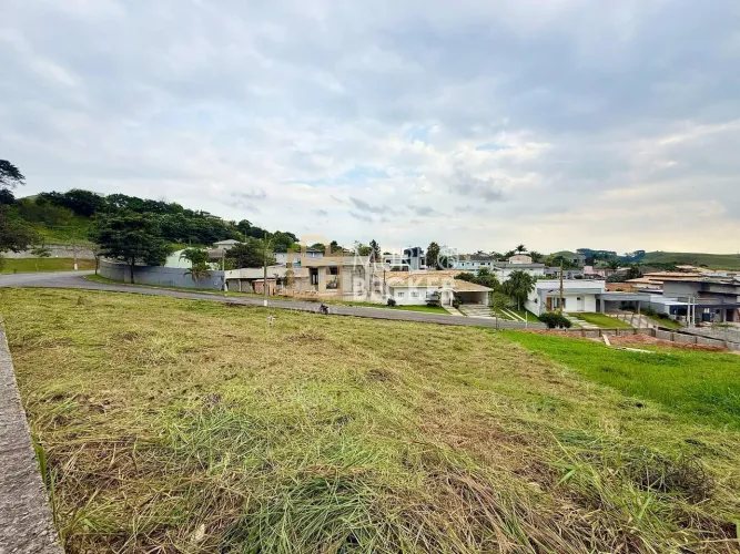 Terreno 1.021m² Condomínio Terras de Santa Helena Jacareí à VENDA