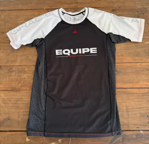 RASHGUARD GRACIE BARRA ORIGINAL - MASCULINA TAMANHO M