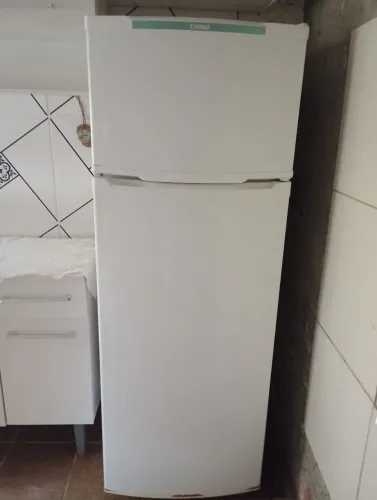 Vende-se geladeira Consul