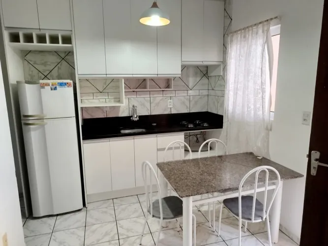 Aluga-se kitnet no Córrego Grande 