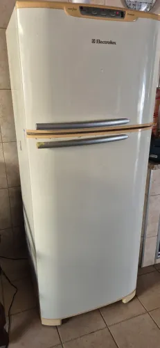 Galadeira Eletrolux DFF40 FROST FREE