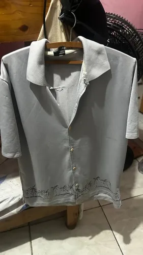 Camisa V&K Sports Abotoada e de Manga Curta - Tamanho M na cor Cinza Claro