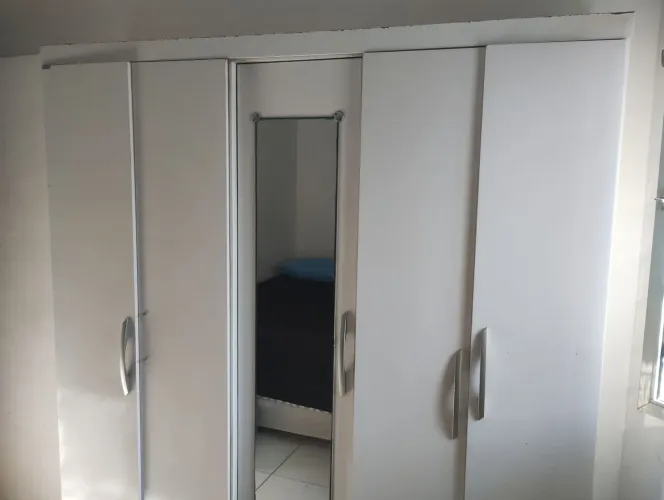 Guarda roupas 5 portas com espelho
