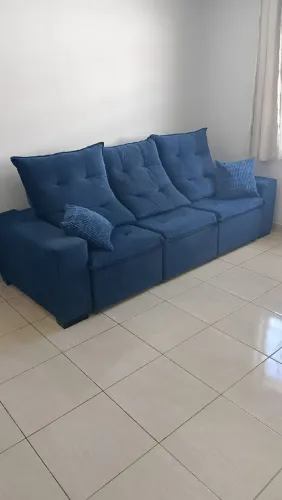 Sofá retratil inclinável azul de veludo 