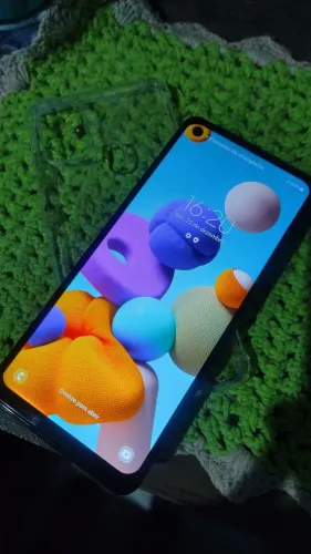 Vendo Samsung Galaxy a21s em perfeito estado funcionando perfeitamente 
