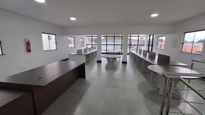 Alugo Prédio Comercial no Calhau, 2 Andares