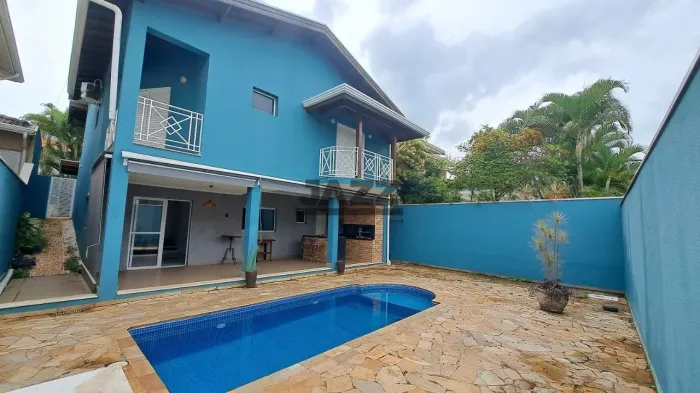 A casa ideal para sua família: Residencial Paineiras, 256,00m², 3 suítes e piscina.