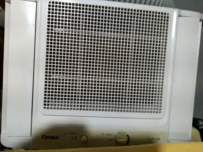 Ar Consul 10 mil BTUs 127v gelando 