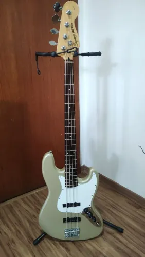 Baixo Squier Jazz Bass 