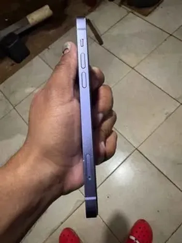 Vendo iPhone 12 128GB Bateria 100% Poucas marcas de uso 