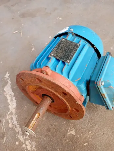Motor WEG TRIFÁSICO 1 CV