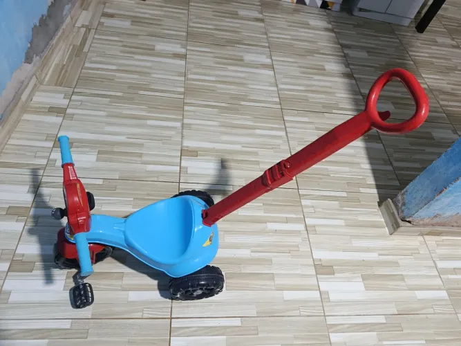 Motoca vilotrol triciclo infantil menino ou menina