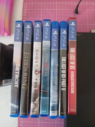 Playstation 4 Slim + 2 Controles + 7 jogos + Base Carregamento