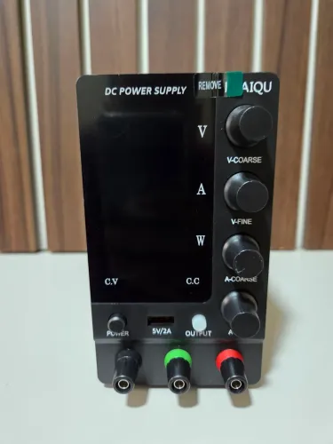 Fonte de Alimentação Ajustável SPS C3010 30V 10A Nova