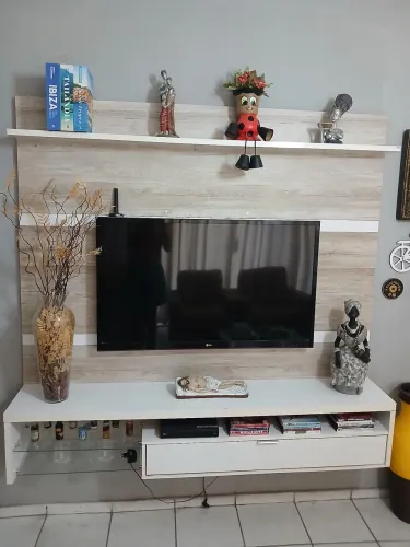 Raque com painel suspenso 