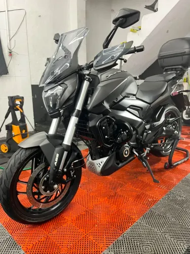 BAJAJ DOMINAR 400 - 2025