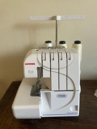 Ultralock Janome 7933D