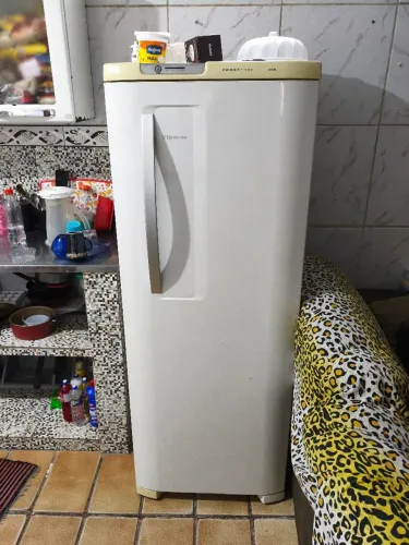Geladeira Eletrolux, leiam a descrição