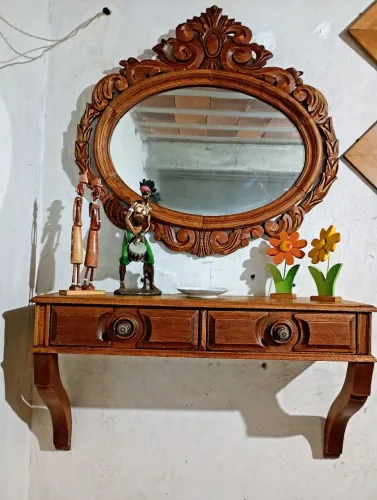 Espelho de Penteadeira/, Console em Madeira entalhada com Prateleira de Console e Gavetas