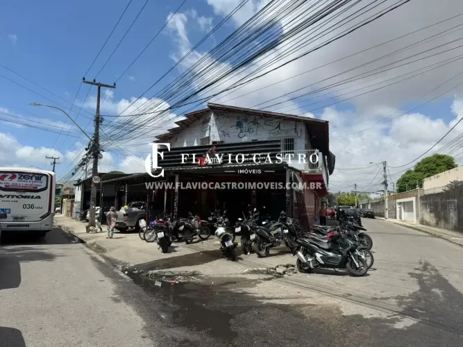 PREDIO COMERCIAL NA AV. FRANCISCO SÁ EM FORTALEZA/CE