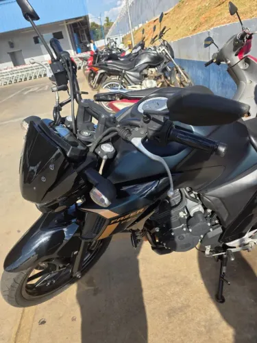 Yamaha FZ25