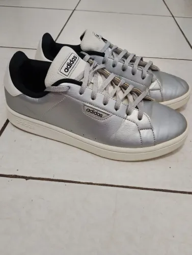 Tênis Adidas 37