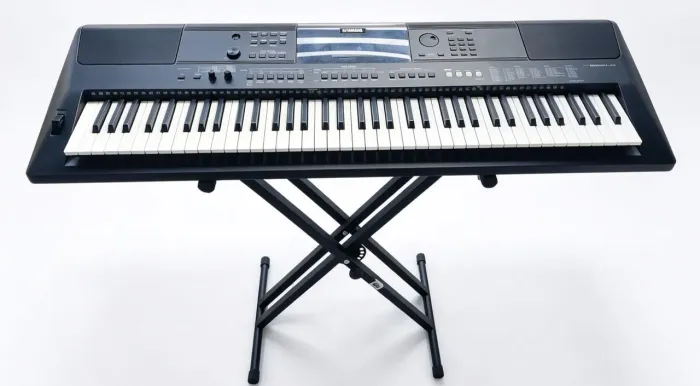 Teclado yamara psr psr EW400 profissional já com ritmos instalados 