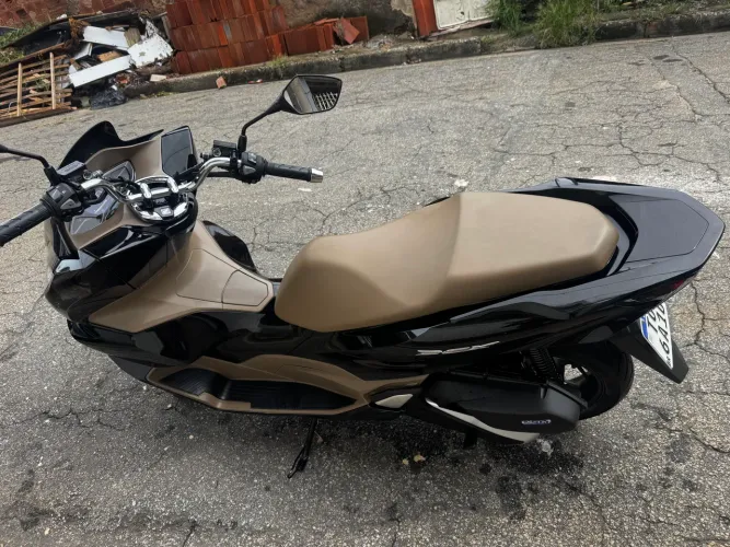 Vende-se PCX DLX 160