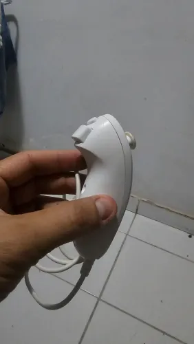 Controle Nunchuck para Nintendo Wii