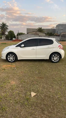Peugeot 208 Allure 1.5 Flex 8V 5P 2014