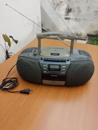 Aiwa Rádio AM/FM - Cassette Recorder - CD