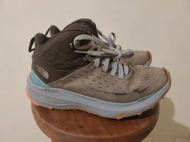 Bota trilha feminina North Face 35/36