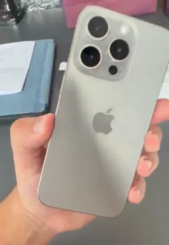 iPhone 15 pro 90% bateria titanium natural 128 gb com caixa original impecável