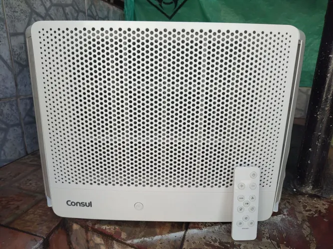 Ar Consul digital 10 BTUs 110 volts semi.novo 650,00